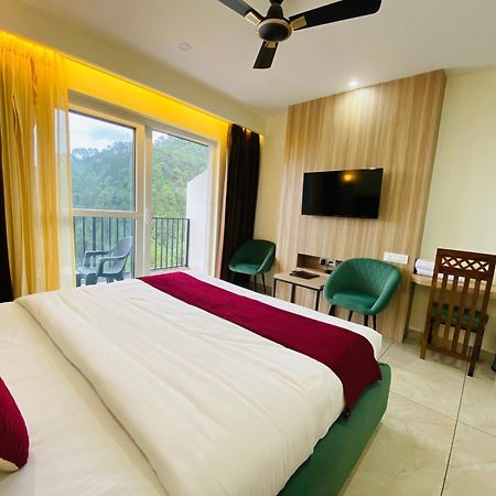 Hotel Pines And Peeks By Tws Hotels Далхаузи Екстериор снимка
