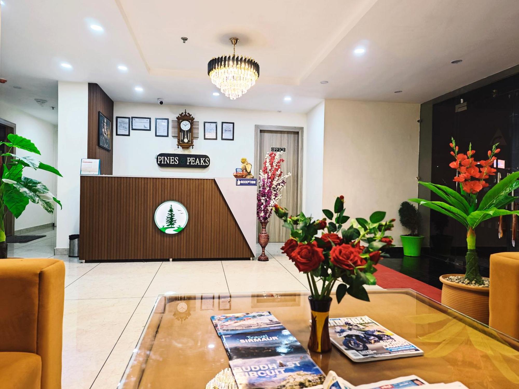 Hotel Pines And Peeks By Tws Hotels Далхаузи Екстериор снимка